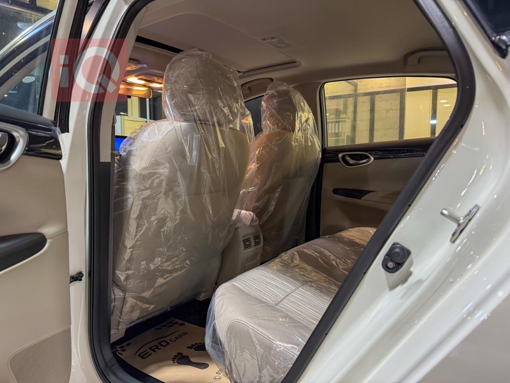 نيسان سيلفي